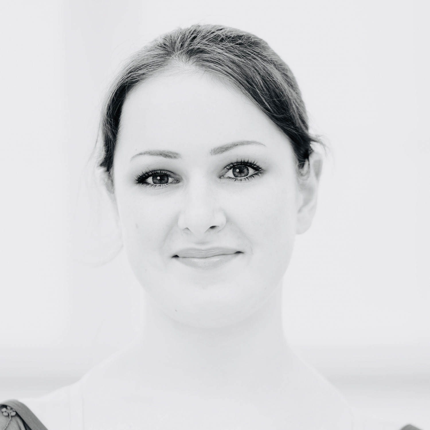 Porträt von Noa Torney – Tanzpädagogin bei Nett & Friends Siegburg